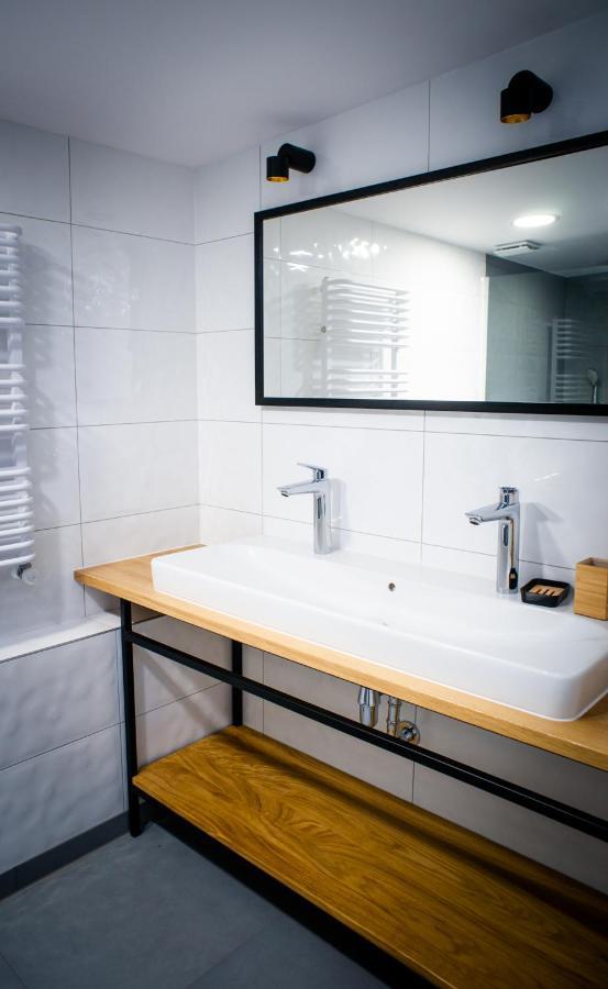 Jasło Salon Win Wine Bar & Apartments المظهر الخارجي الصورة